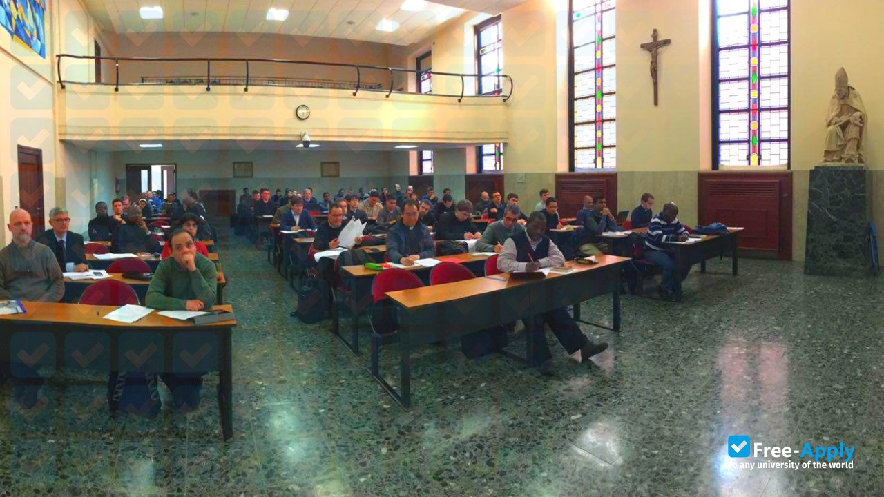 Foto de la Accademia Alfonsiana Pontifical Institute of Specialisation in Moral Theology ad instar Facultatis #3