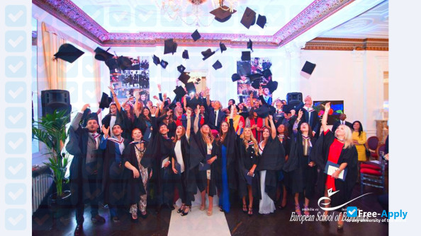 Photo de l’European School of Economics #4