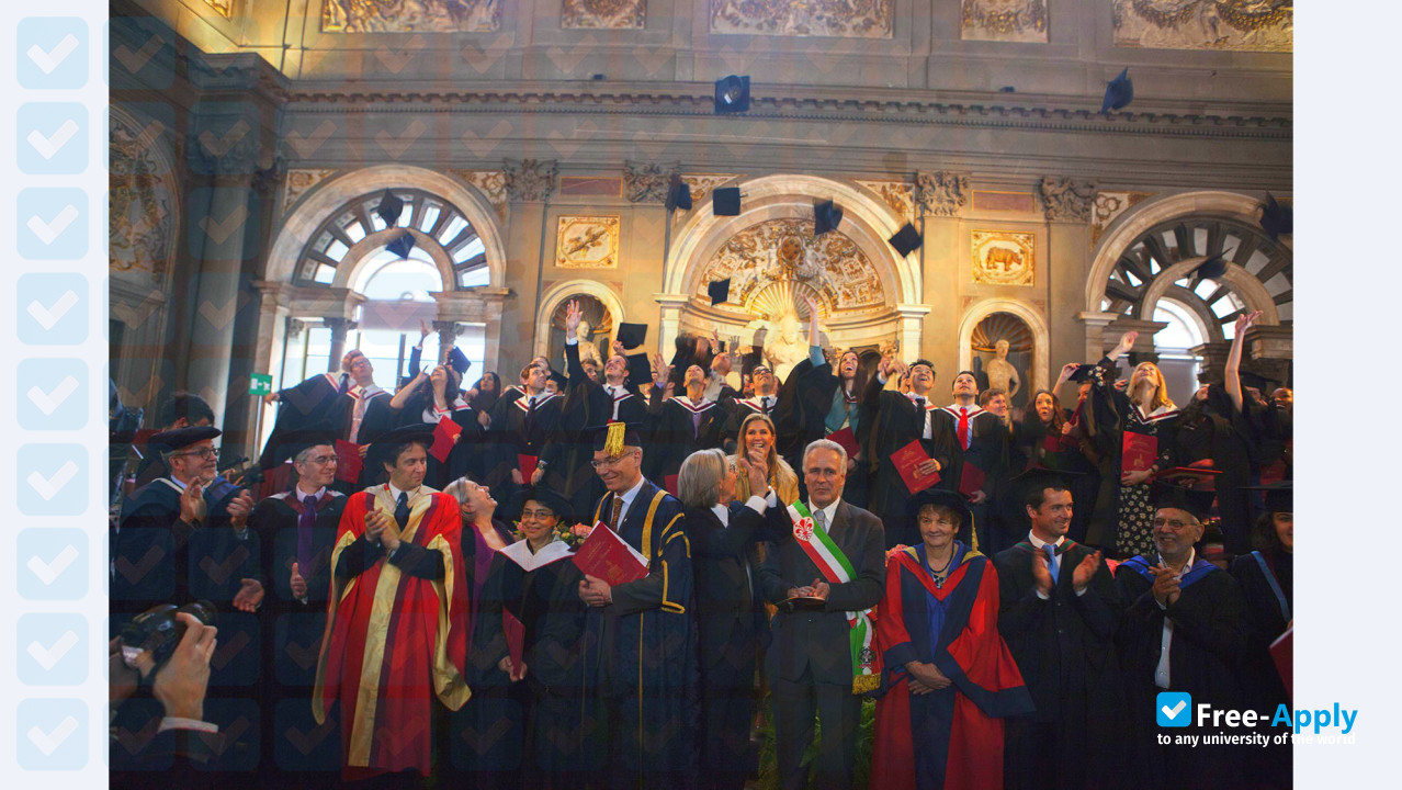 Photo de l’European School of Economics #5