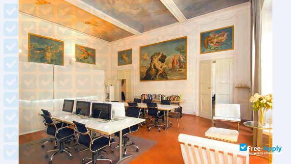 Foto de la Florence Institute of Design International #10