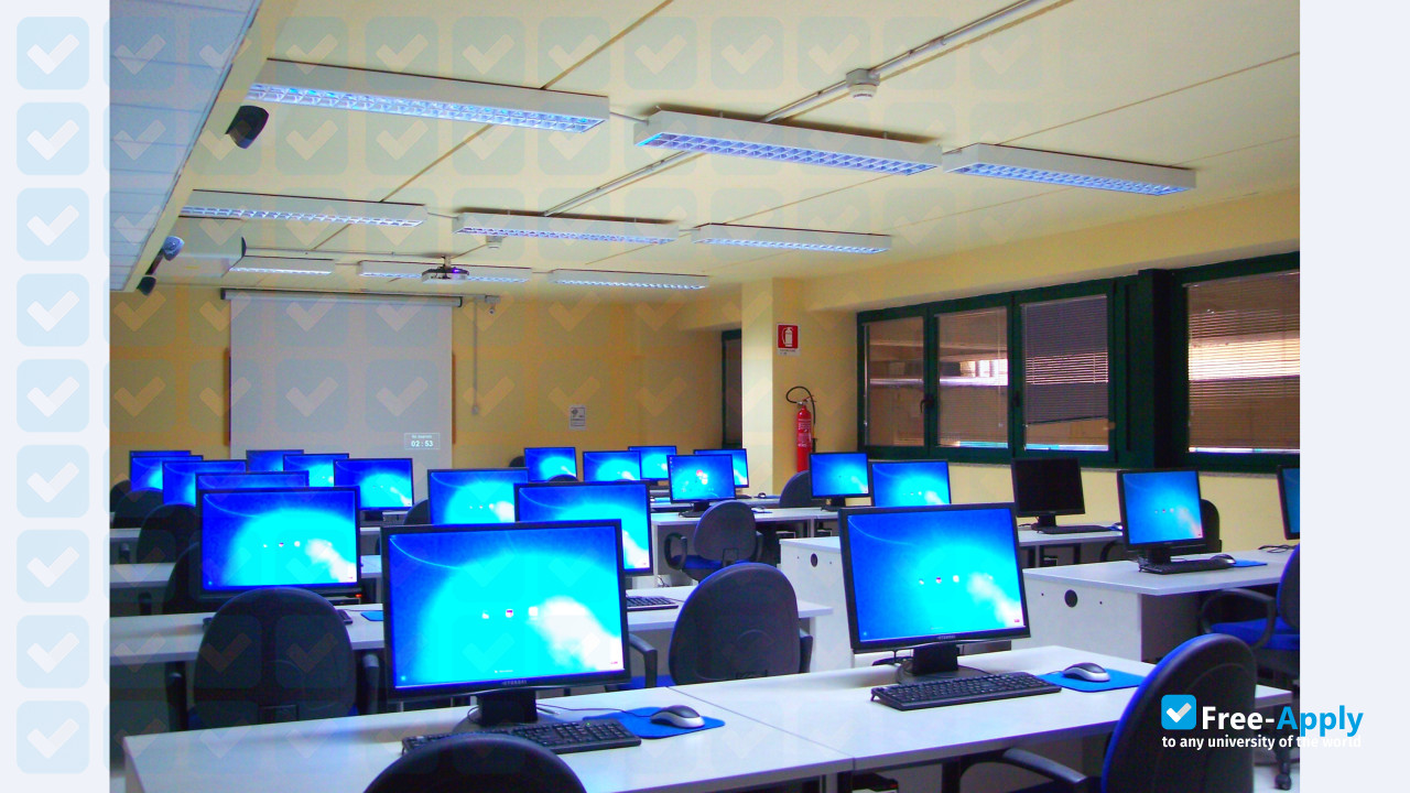 Foto de la University of Basilicata #2