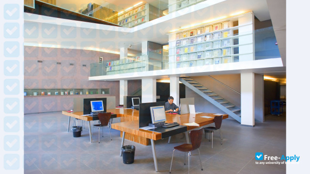 Pontifical Lateran University photo #8