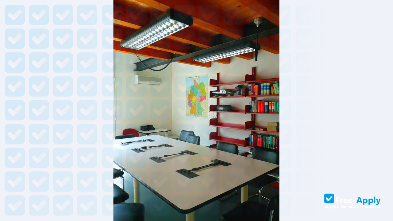 Scuola Superiore Mediatori Linguistici di Vicenza photo #9