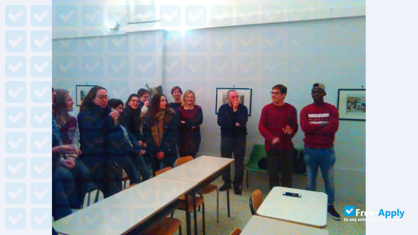Foto de la Scuola Superiore Mediatori Linguistici Maddaloni #12