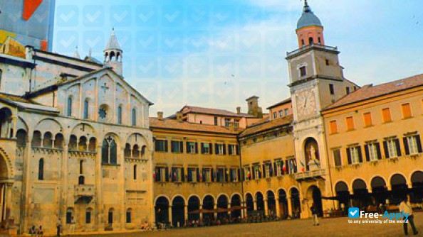 Photo de l’University of Modena and Reggio Emilia #3