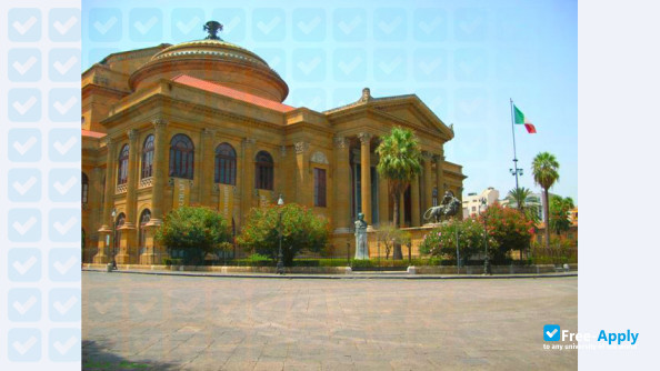 Foto de la University of Palermo