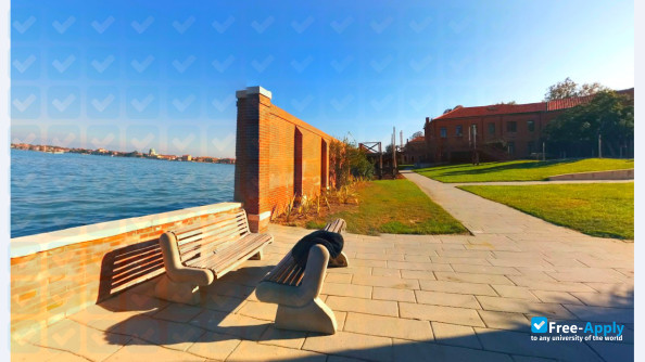 Venice International University фотография №3