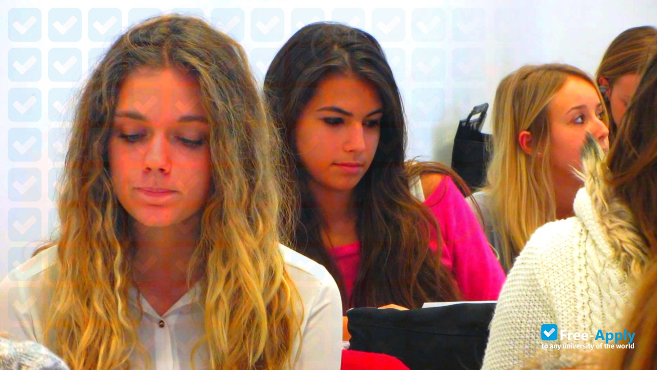 Scuola Superiore Mediatori Linguistici Vittoria photo #4