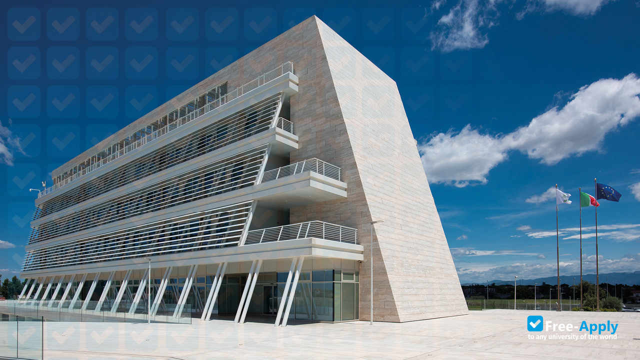 Foto de la University of Rome "Tor Vergata" #15