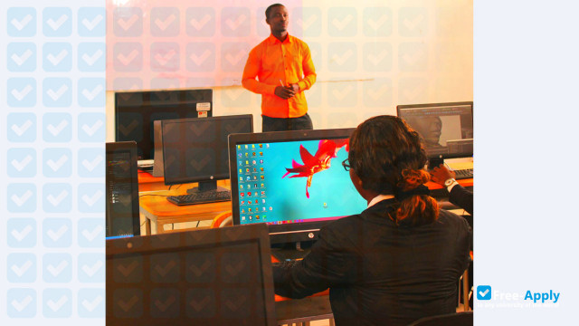 Foto de la School of Specialties Multimedia of Abidjan (ESMA) #4