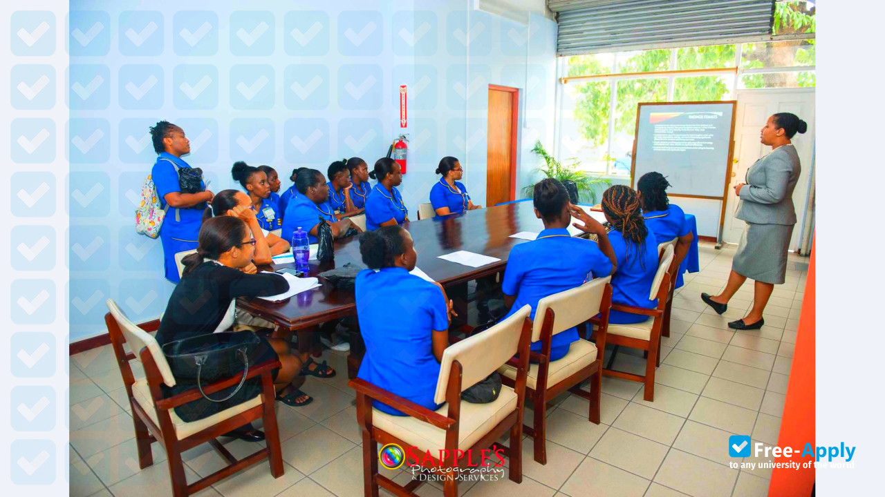 Photo de l’International University of the Caribbean - iuc.edu.jm #9