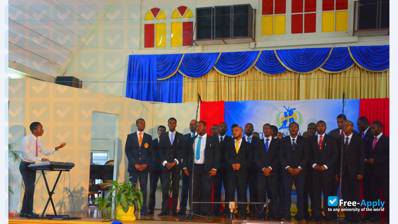 Photo de l’Northern Caribbean University #7