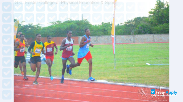 Foto de la GC Foster College #7