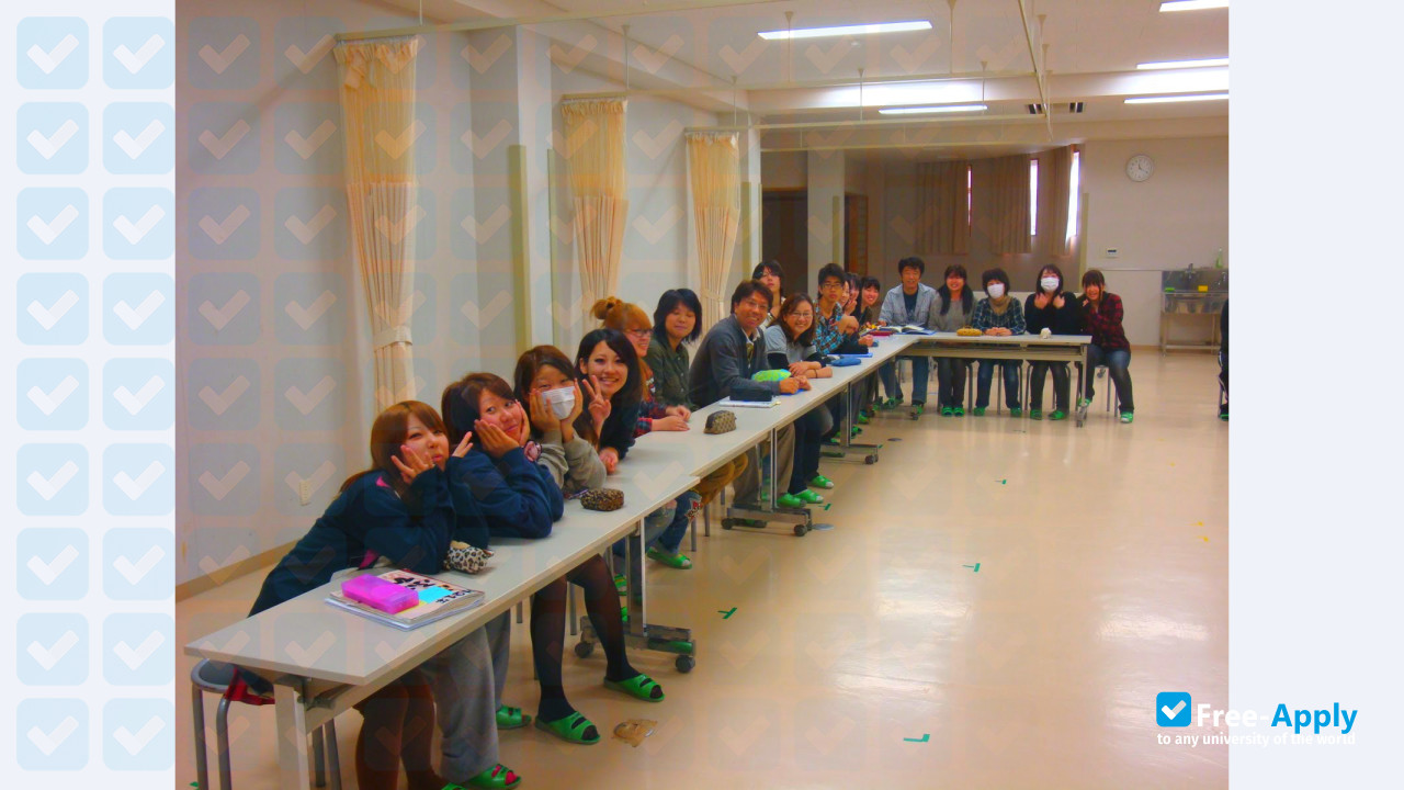 Foto de la Beppu Mizobe Gakuen College #8