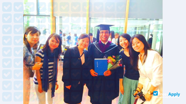Foto de la International Christian University #6