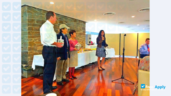 Foto de la International Christian University #9
