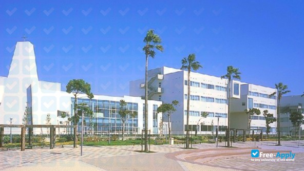 Foto de la Kobe International University #7