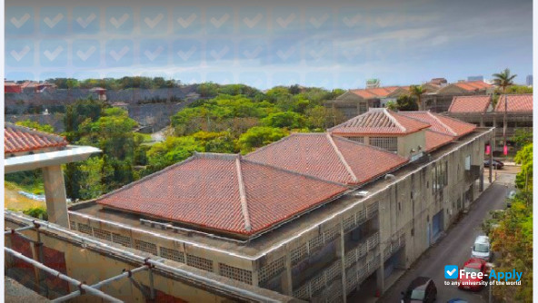 Foto de la Okinawa Prefectural University of Arts #3
