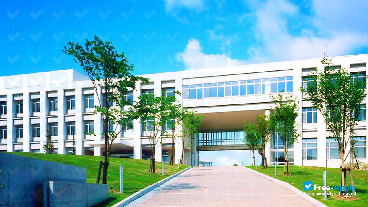 Niigata University of Pharmacy and Applied Life Sciences фотография №7