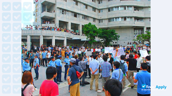 Foto de la Okinawa University #6