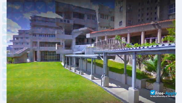 Foto de la Okinawa University #8