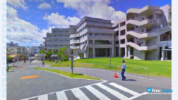 Foto de la Okinawa University #9