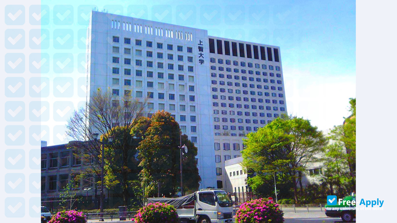 Sophia University фотография №6