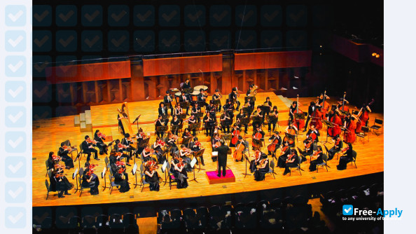 Foto de la Osaka College of Music #6