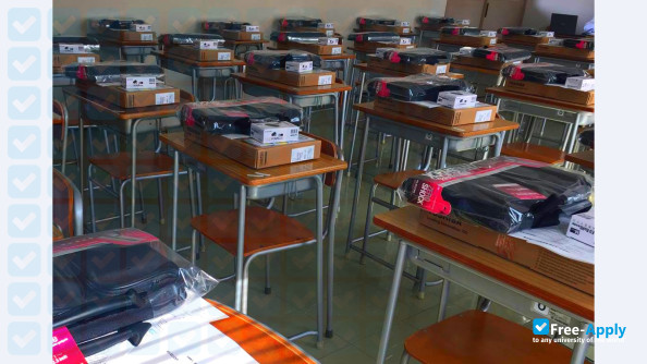 Foto de la Saniku Gakuin College #4