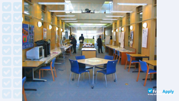 Photo de l’Graduate School for the Creation of New Photonics Industries #1