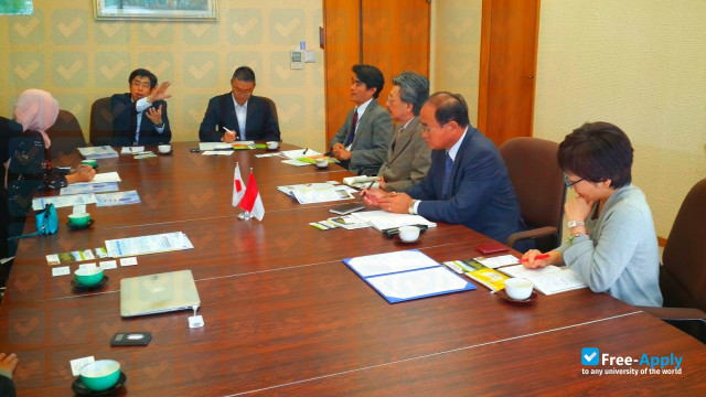 Osaka International University photo #13