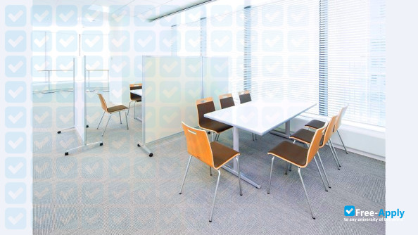 Foto de la Osaka University of Commerce #7