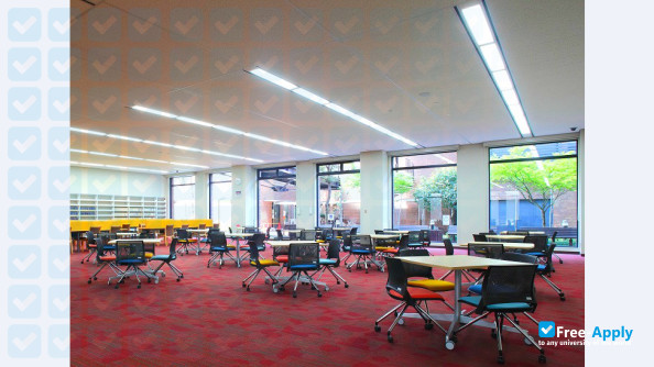 Foto de la Osaka University of Economics #2