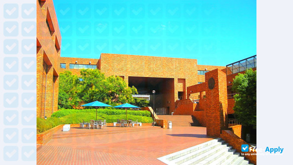 Osaka Gakuin University photo #3