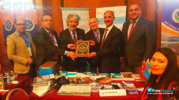 Photo de l’Ahmet Yesavi Üniversitesi International Kazakh Turkish University #10