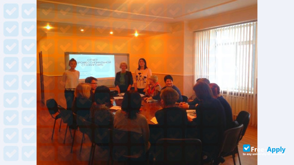 Foto de la Kazakh-American Free University #8