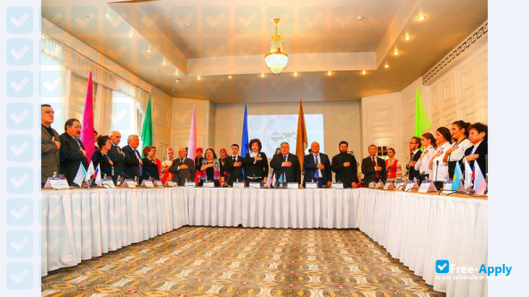 Foto de la St. Petersburg Humanities University of Trade Unions Almaty Branch #1