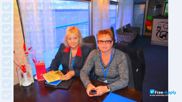 Foto de la St. Petersburg Humanities University of Trade Unions Almaty Branch #4