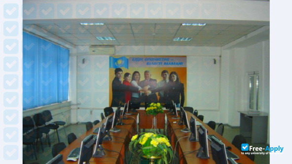 Almaty Academy of Economics and Statistics фотография №8