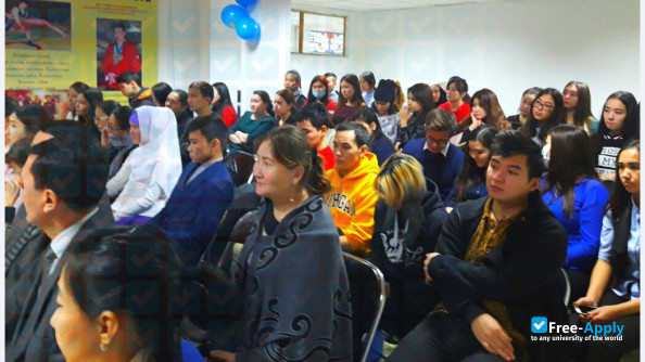 Photo de l’Kazakh University of Technology and Business #5