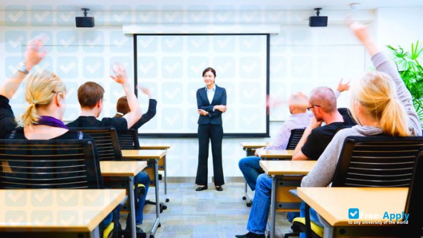 Foto de la University of Foreign Language and Professional Career #3