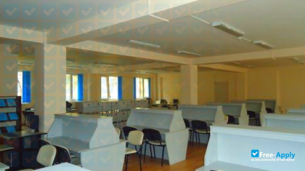 Foto de la University of Foreign Language and Professional Career #2