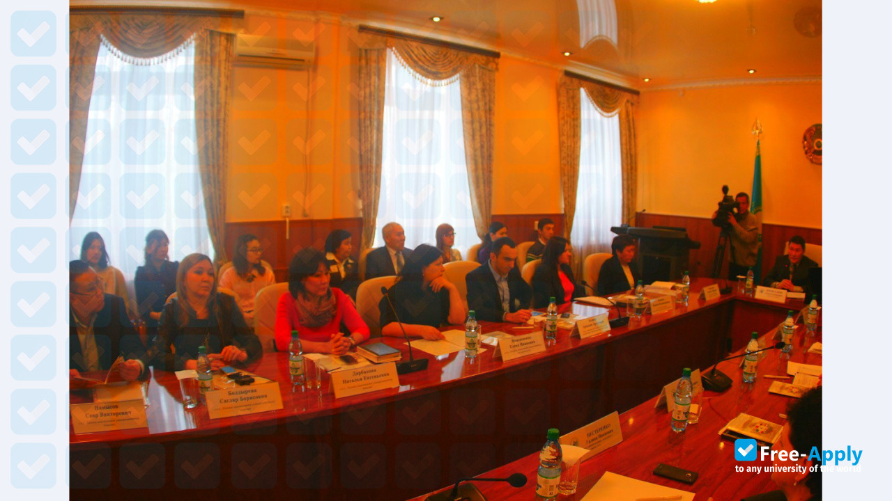 Photo de l’Makhambet Utemisov West Kazakhstan State University #4