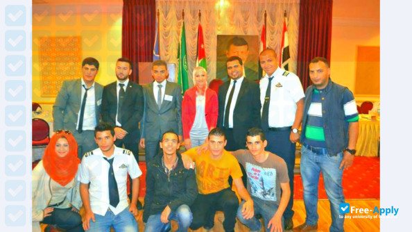 Foto de la Queen Noor Civil Aviation Technical College #4