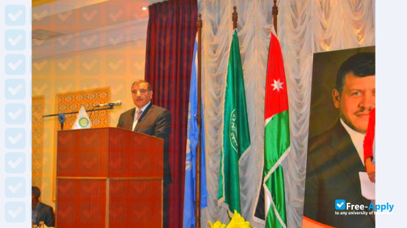 Foto de la Queen Noor Civil Aviation Technical College #2