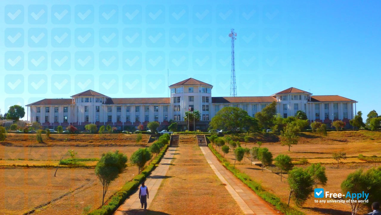 Photo de l’Moi University #3