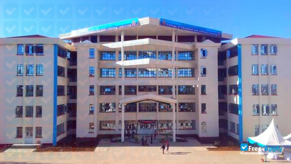 Foto de la Kenyatta University #2
