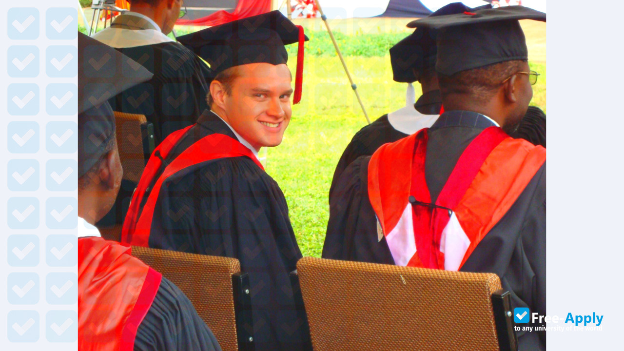 Foto de la Africa International University (Nairobi Evangelical Graduate School of Theology) #4