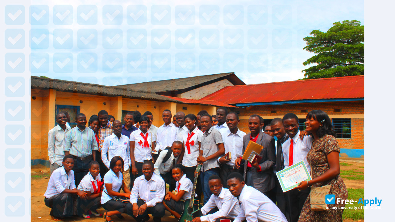 Foto de la Uzima University College #5