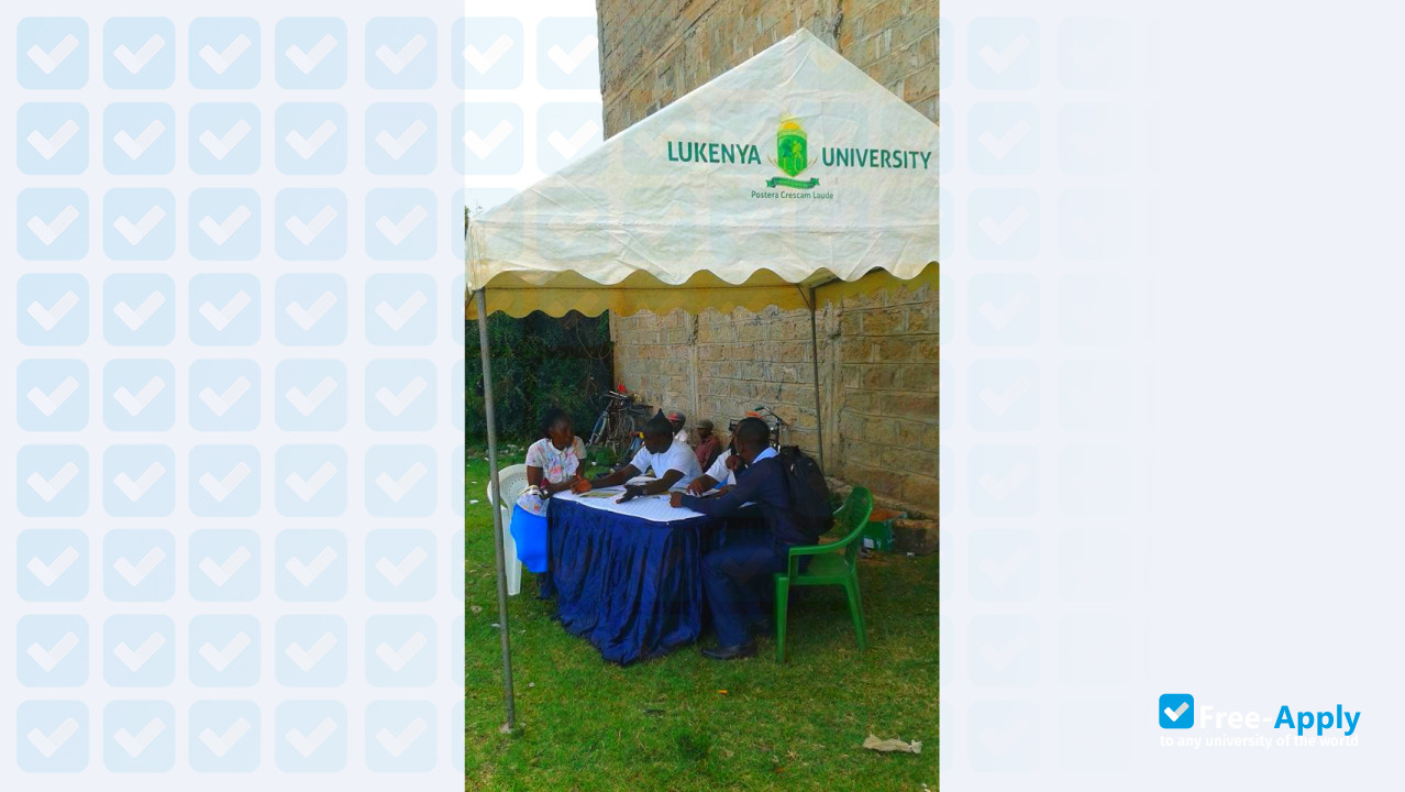 Foto de la Lukenya University #9
